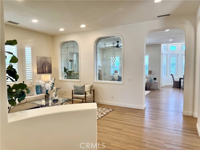 26480 Valley Oak Lane, Valencia CA: https://media.crmls.org/medias/c98315d1-f7ab-421c-a102-10219a56a4ec.jpg