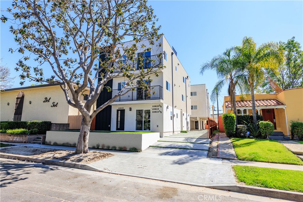 10812 Hesby Street #10812 1/2