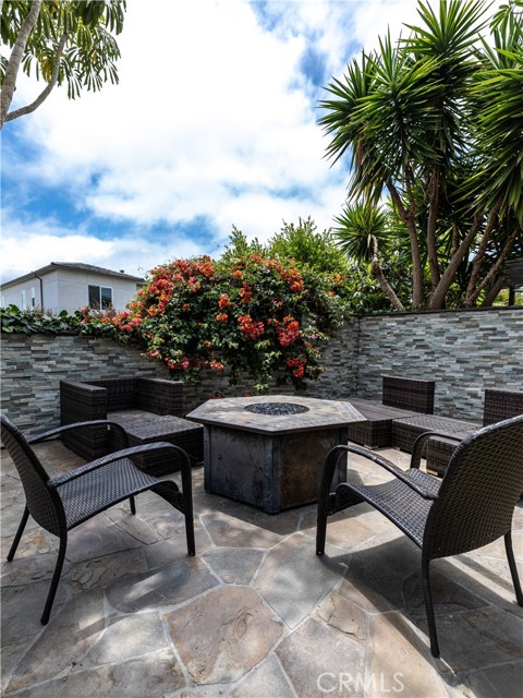 1036 Palos Verdes Boulevard, Redondo Beach CA: https://media.crmls.org/medias/c983812f-e01d-49be-a5a7-1ac1b7e56d92.jpg