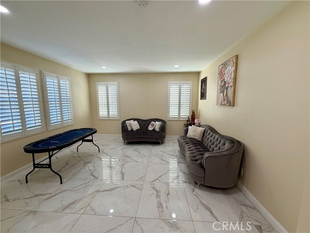 Detail Gallery Image 3 of 30 For 13538 Applegate Ct, Rancho Cucamonga,  CA 91739 - 5 Beds | 3 Baths