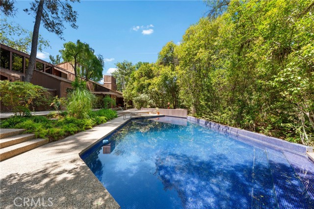24865 Long Valley Road, Hidden Hills CA: https://media.crmls.org/medias/c984bd0b-71cb-4390-875d-dda5bafff5d2.jpg