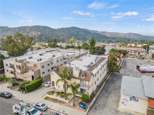10129 Commerce Avenue, Tujunga CA: https://media.crmls.org/medias/c9857d10-03c4-4e21-b2c6-e950a4b4e668.jpg