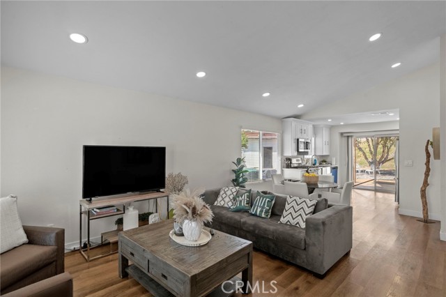 Detail Gallery Image 4 of 30 For 23020 Mansfield Ln, Moreno Valley,  CA 92557 - 3 Beds | 2 Baths