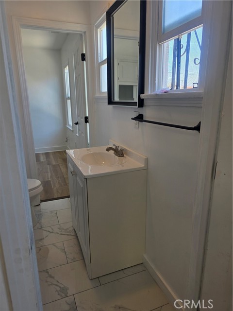 Detail Gallery Image 6 of 7 For 1228 W 89th, Los Angeles,  CA 90044 - 4 Beds | 2 Baths