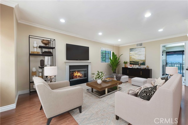 Detail Gallery Image 3 of 26 For 9325 Sunland Park Dr #27,  Sun Valley,  CA 91352 - 2 Beds | 2 Baths