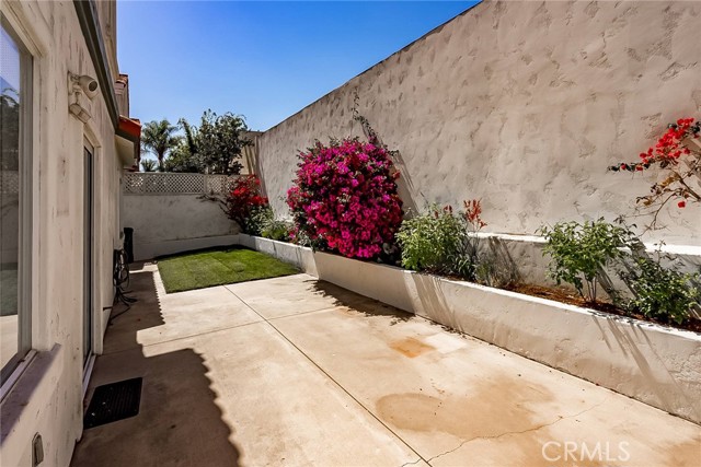 Detail Gallery Image 20 of 20 For 2213 Marshallfield Ln #B,  Redondo Beach,  CA 90278 - 4 Beds | 3 Baths