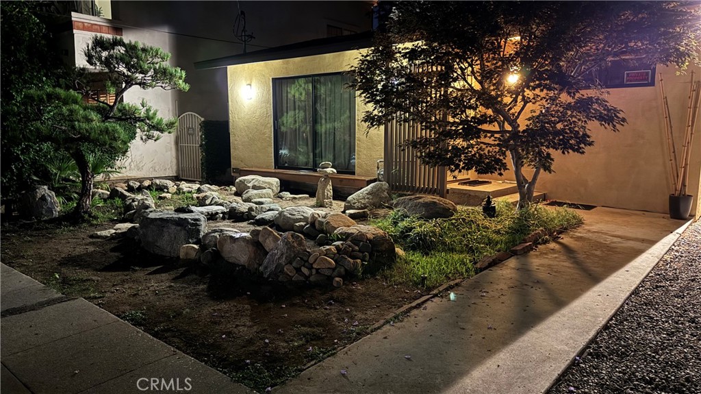 https://media.crmls.org/medias/c98a0a77-b14f-44bc-8cf6-52faadf5f140.jpg?preset=X-Large