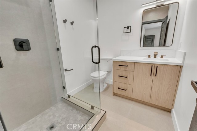 11240 Lull Street, Sun Valley CA: https://media.crmls.org/medias/c98a2d01-4870-4357-989e-09e29e715b04.jpg