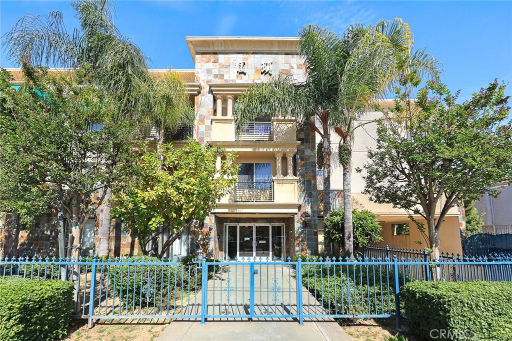 208 N Lincoln Avenue #302
