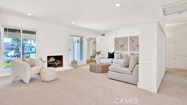 Detail Gallery Image 2 of 33 For 5011 Cambridge, Westminster,  CA 92683 - 4 Beds | 2/1 Baths
