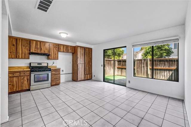 25885 Trabuco Road, Lake Forest CA: https://media.crmls.org/medias/c98b653f-6d71-4b9a-99f4-8f4eaae6d3e9.jpg