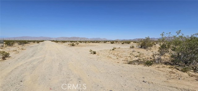 Detail Gallery Image 4 of 4 For 800 Harrod Rd, Lucerne Valley,  CA 92356 - – Beds | – Baths