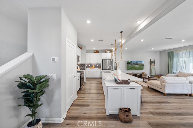 Detail Gallery Image 5 of 51 For 1704 Laurelwood, Oceanside,  CA 92056 - 3 Beds | 2/1 Baths