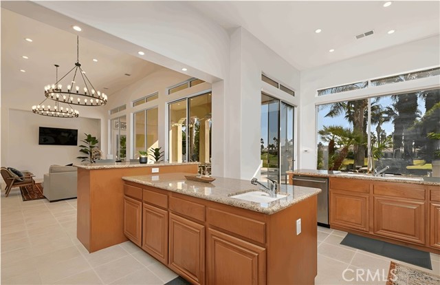 Detail Gallery Image 17 of 74 For 81015 Golf View Dr, La Quinta,  CA 92253 - 5 Beds | 4/1 Baths