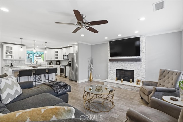 Detail Gallery Image 10 of 30 For 19833 Blythe, Winnetka,  CA 91306 - 3 Beds | 2 Baths