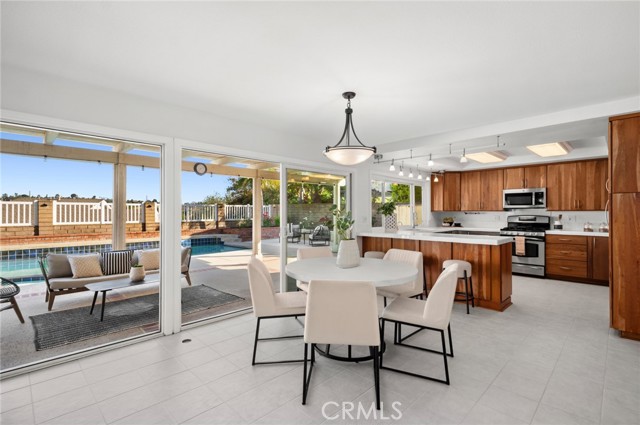 Detail Gallery Image 20 of 46 For 24852 Costeau St, Laguna Hills,  CA 92653 - 4 Beds | 2/1 Baths