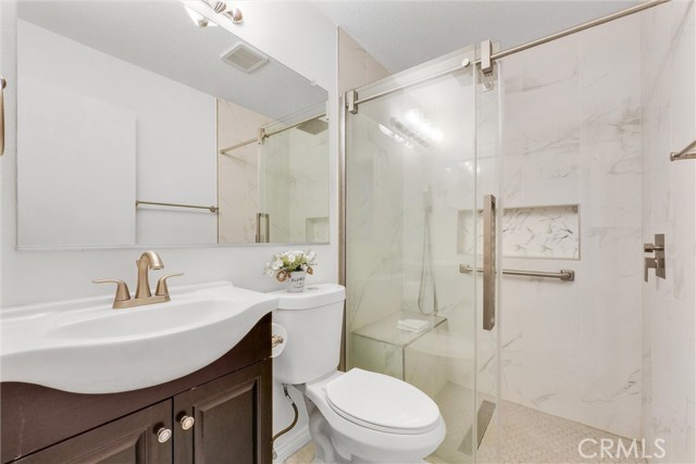 Detail Gallery Image 15 of 56 For 1353 N Mako Ln #41,  Anaheim,  CA 92801 - 2 Beds | 2 Baths