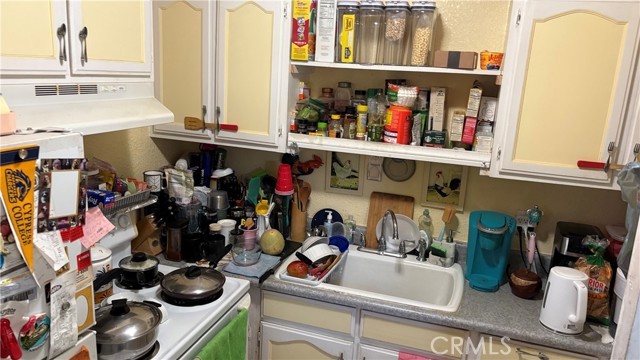 132 W 80th Street, Los Angeles CA: https://media.crmls.org/medias/c98f1118-6fdb-4159-ac30-55971d8d5a10.jpg