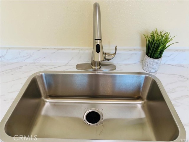 Detail Gallery Image 5 of 20 For 13172 Begonia Rd, Victorville,  CA 92392 - 2 Beds | 1 Baths
