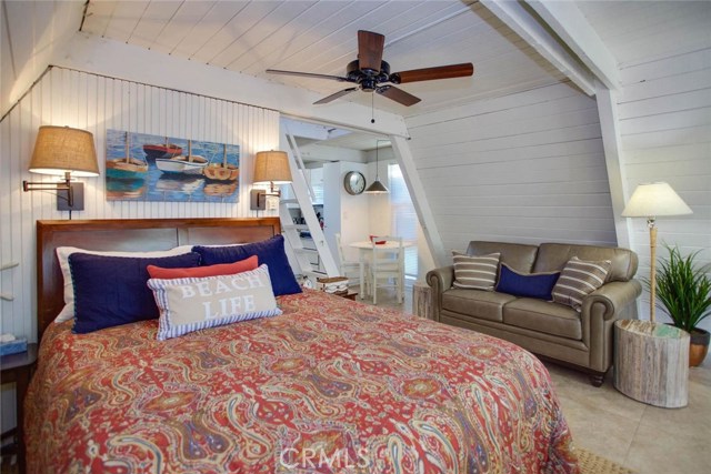Detail Gallery Image 4 of 17 For 202 15th St #B,  Newport Beach,  CA 92663 - 0 Beds | 1 Baths