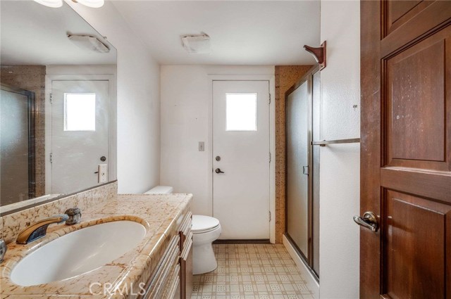 605 N Live Oak, Glendora CA: https://media.crmls.org/medias/c98fbc03-fef9-4c0b-aff4-38610596f1c9.jpg