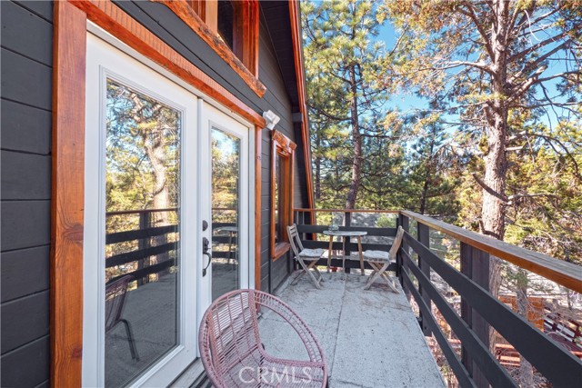 Detail Gallery Image 8 of 46 For 108 E Rainbow Bld, Big Bear City,  CA 92314 - 4 Beds | 1/1 Baths
