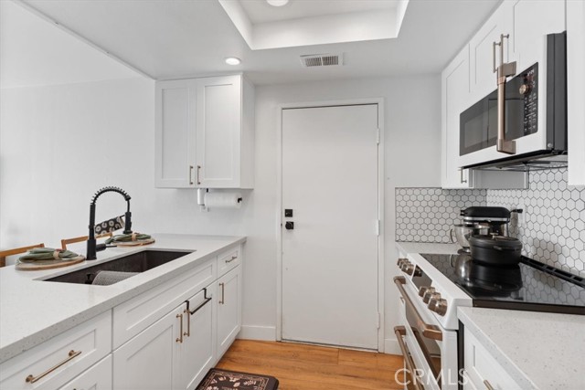 16873 Donwest, Tustin CA: https://media.crmls.org/medias/c98fe775-f2cb-43dd-87df-a275790400be.jpg