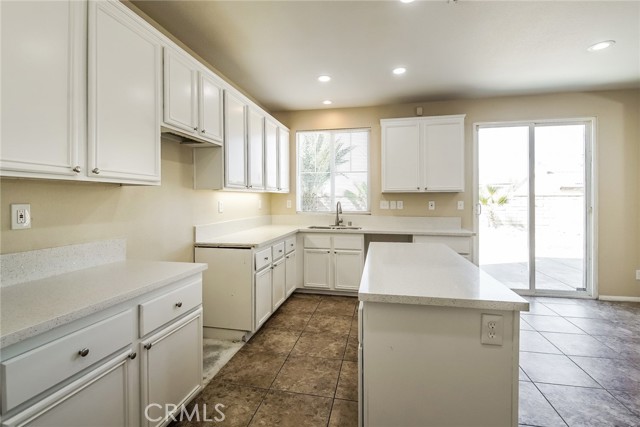 Detail Gallery Image 7 of 19 For 2545 Cattail Pl, Palmdale,  CA 93551 - 4 Beds | 2/1 Baths