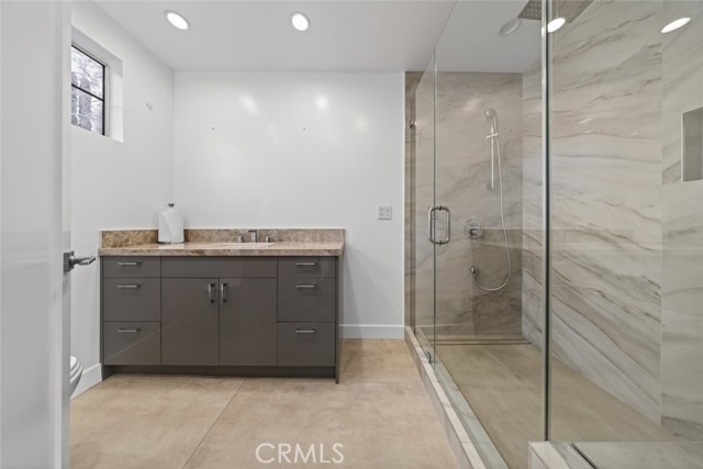 Detail Gallery Image 35 of 49 For 22247 De La Osa St, Woodland Hills,  CA 91364 - 4 Beds | 3 Baths