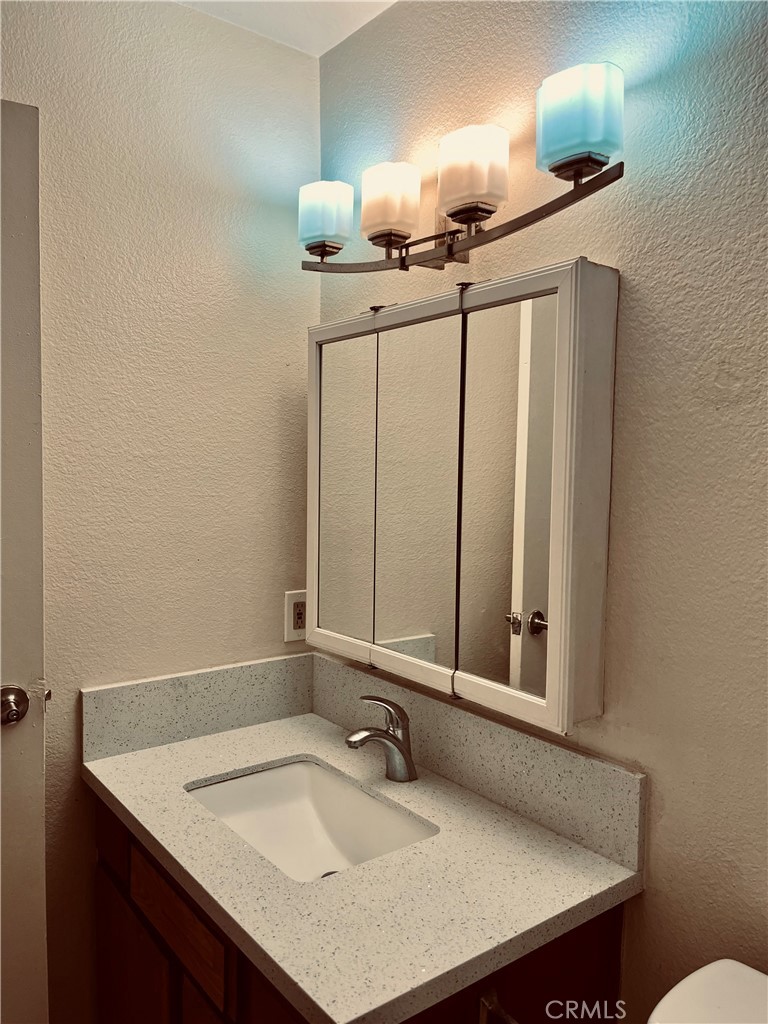 https://media.crmls.org/medias/c9916c49-7ab2-444c-a2a7-4ea7f59e87ec.jpg?preset=X-Large