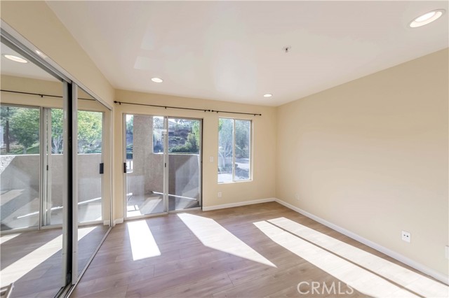 Detail Gallery Image 16 of 25 For 1020 La Terraza Cir #207,  Corona,  CA 92879 - 2 Beds | 2 Baths