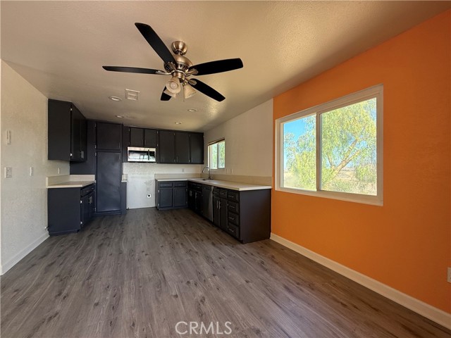 Detail Gallery Image 5 of 25 For 17260 Pfeifer Way, Perris,  CA 92570 - 3 Beds | 2 Baths