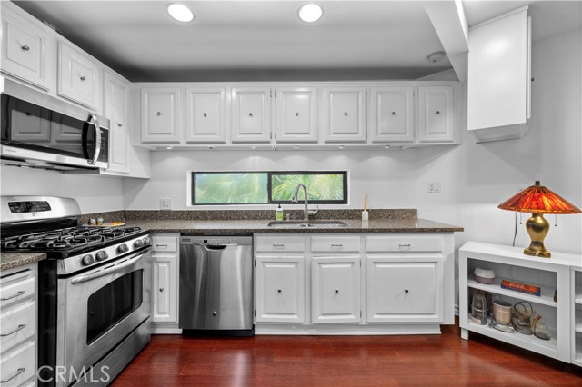 Bright, spacious, Open plan kitchen
