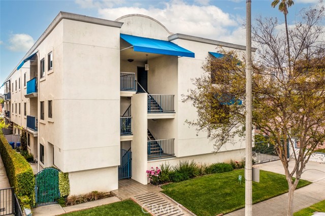 Detail Gallery Image 15 of 19 For 285 S Sierra Madre Bld #L,  Pasadena,  CA 91107 - 2 Beds | 2 Baths