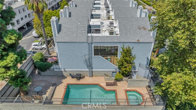 Detail Gallery Image 30 of 33 For 5835 Etiwanda Ave, Tarzana,  CA 91356 - 2 Beds | 2/1 Baths