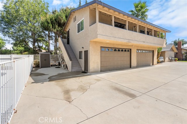 12596 Ross Avenue, Chino CA: https://media.crmls.org/medias/c992cbea-2031-4df2-bbca-07b5632db14a.jpg