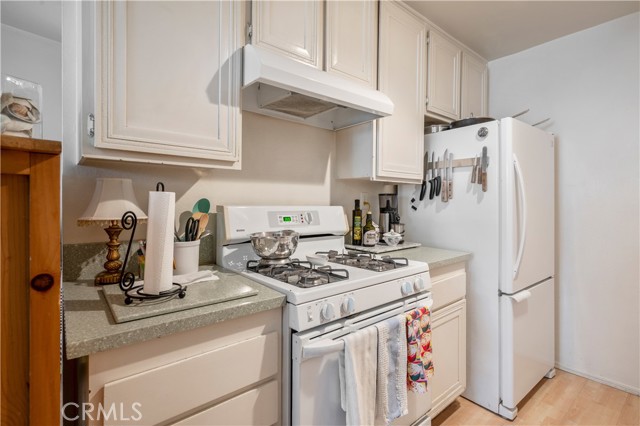 Detail Gallery Image 14 of 30 For 565 Esplanade #202,  Redondo Beach,  CA 90277 - 1 Beds | 1 Baths