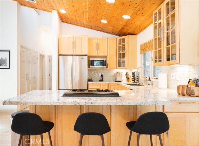 Detail Gallery Image 11 of 40 For 1069 Berne Dr, Crestline,  CA 92325 - 4 Beds | 2 Baths