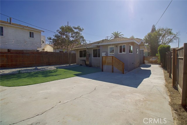 235 E Eldridge, Long Beach CA: https://media.crmls.org/medias/c993cb59-5276-4a53-9f01-2f832003d2f5.jpg