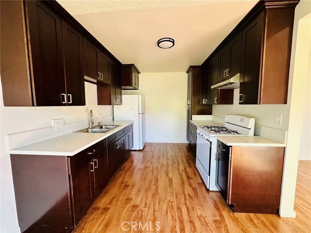 Detail Gallery Image 3 of 9 For 933 N Alameda Ave #6,  Azusa,  CA 91702 - 2 Beds | 1 Baths