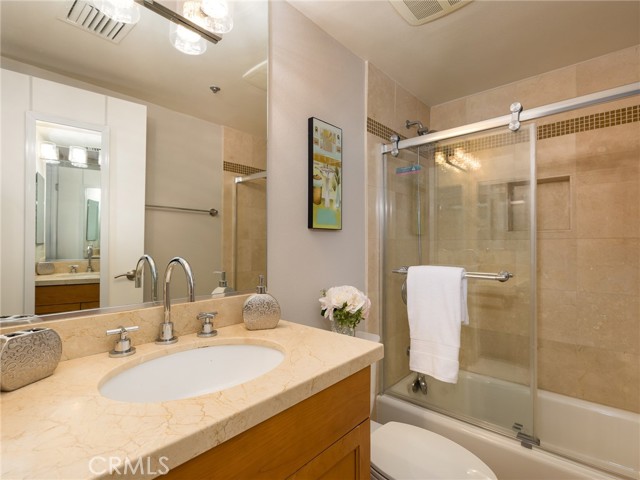 Detail Gallery Image 29 of 37 For 10664 Wilkins Ave #202,  Los Angeles,  CA 90024 - 2 Beds | 2/1 Baths