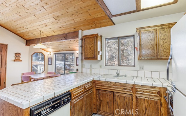 Detail Gallery Image 16 of 33 For 801 Highland, Sugarloaf,  CA 92386 - 2 Beds | 1/1 Baths