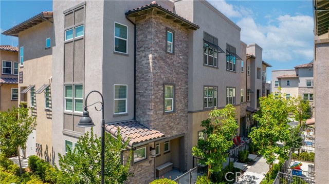 59 Sanctuary Lane, Mission Viejo CA: https://media.crmls.org/medias/c9951e0e-3952-46ad-8d17-59d34f43b203.jpg