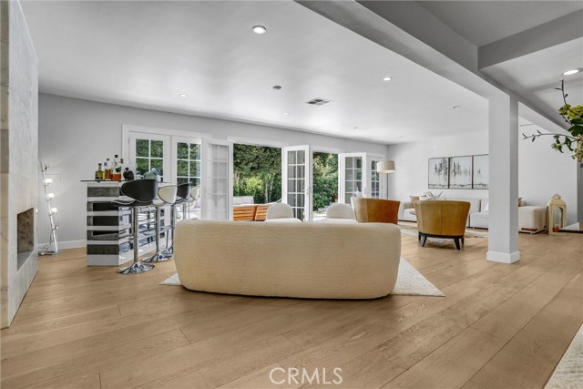 Detail Gallery Image 11 of 41 For 4936 Matula Dr, Tarzana,  CA 91356 - 3 Beds | 3 Baths
