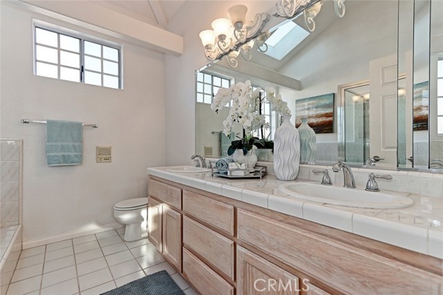 2403 Voorhees Avenue, Redondo Beach, California 90278, 4 Bedrooms Bedrooms, ,2 BathroomsBathrooms,Residential,Sold,Voorhees,SB17132847