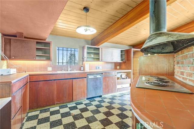 3868 Scadlock Lane, Sherman Oaks CA: https://media.crmls.org/medias/c9969ea0-a83c-47c9-9b20-731092be0d16.jpg