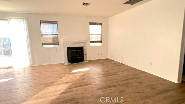 Detail Gallery Image 3 of 16 For 3536 Mount Lassen, Rosamond,  CA 93560 - 4 Beds | 2 Baths