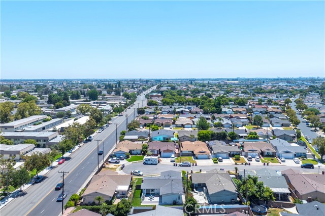8381 E Blithedale Street, Long Beach CA: https://media.crmls.org/medias/c998c93a-9de4-430c-9dbc-017114abbf14.jpg