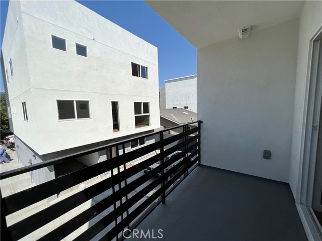 Detail Gallery Image 18 of 18 For 2418 Carmona Ave, Los Angeles,  CA 90016 - 3 Beds | 4/1 Baths