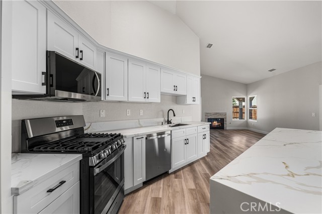 Detail Gallery Image 19 of 40 For 4009 E Avenue R13, Palmdale,  CA 93552 - 4 Beds | 2 Baths